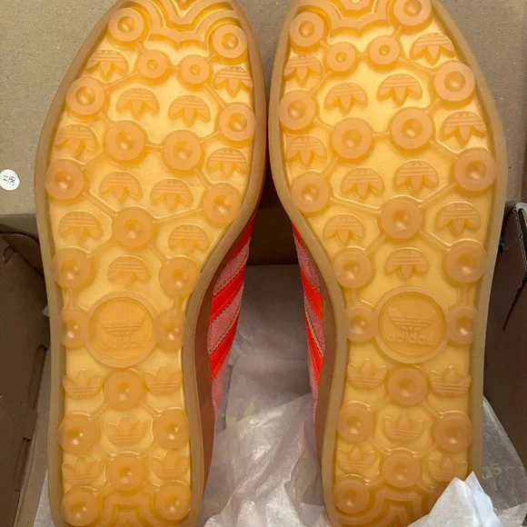 adidas Womens Gazelle Indoor Retro Sneaker Suede Beam Pink/Solar Red/Gum size 11 - Picture 5 of 5